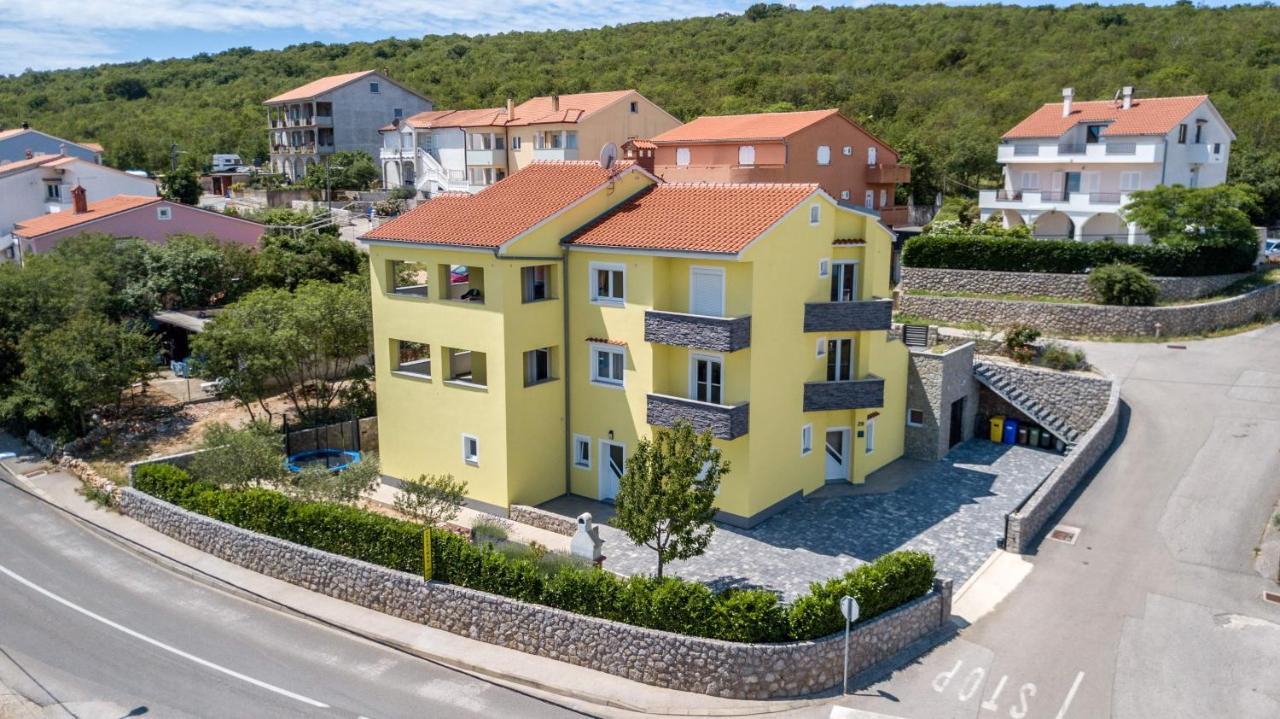 Apartments Jana Salatic Luaran gambar