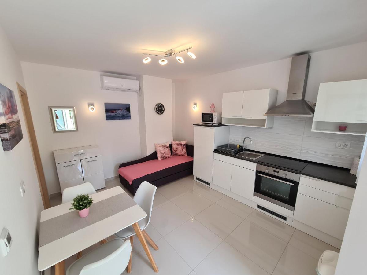 Apartments Jana Salatic Luaran gambar