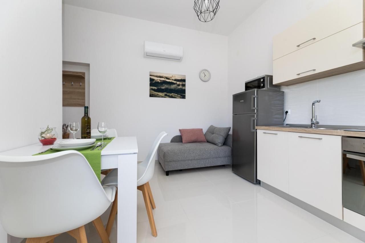 Apartments Jana Salatic Luaran gambar