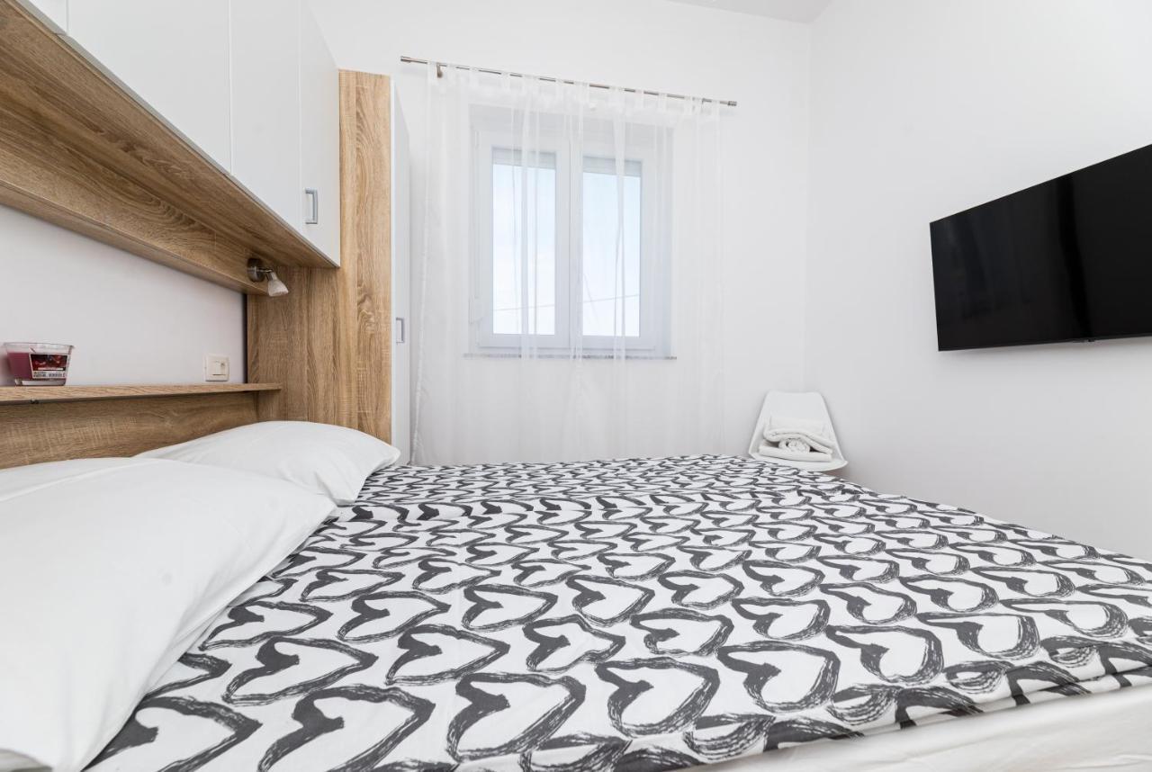 Apartments Jana Salatic Luaran gambar