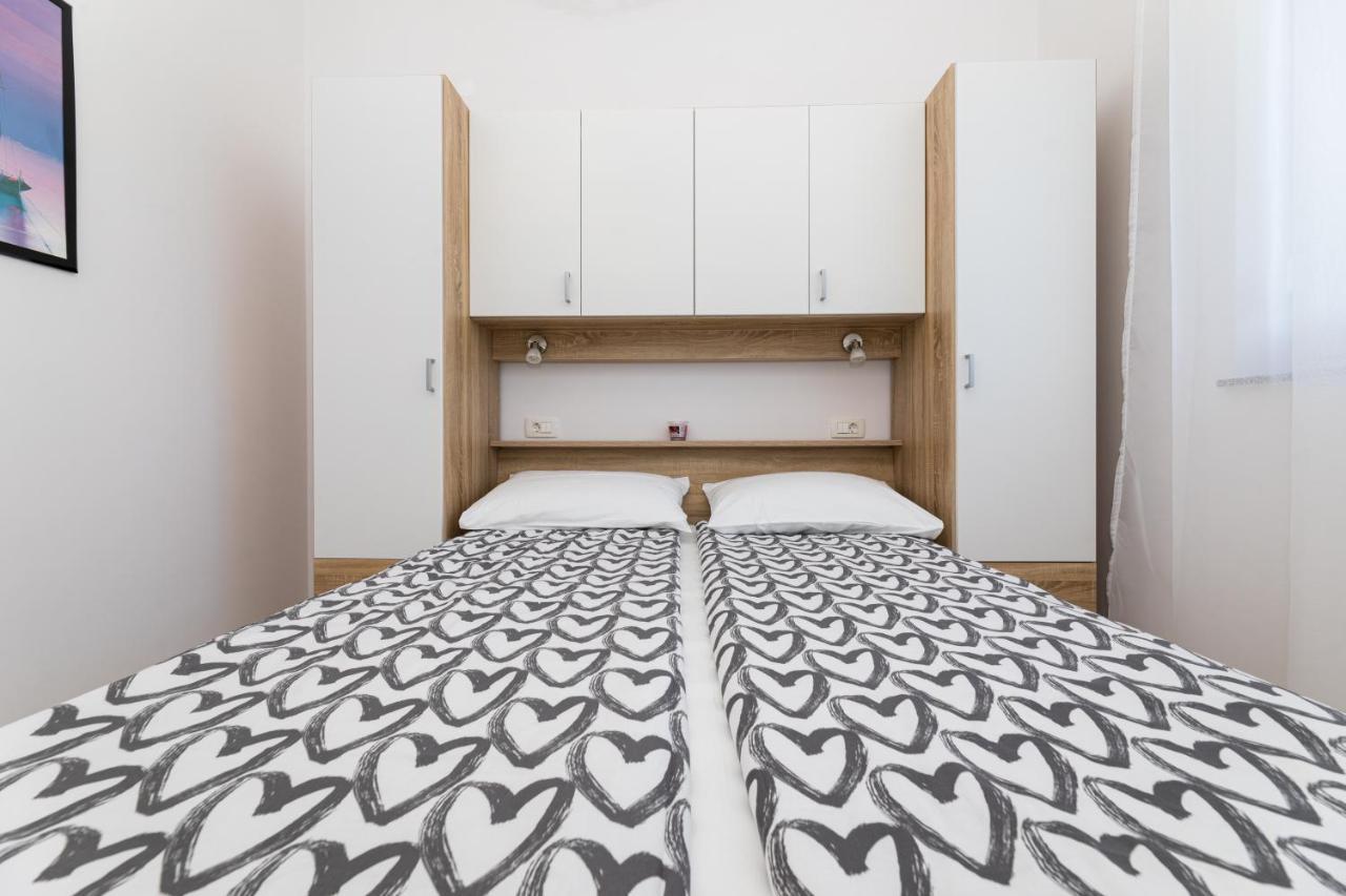 Apartments Jana Salatic Luaran gambar