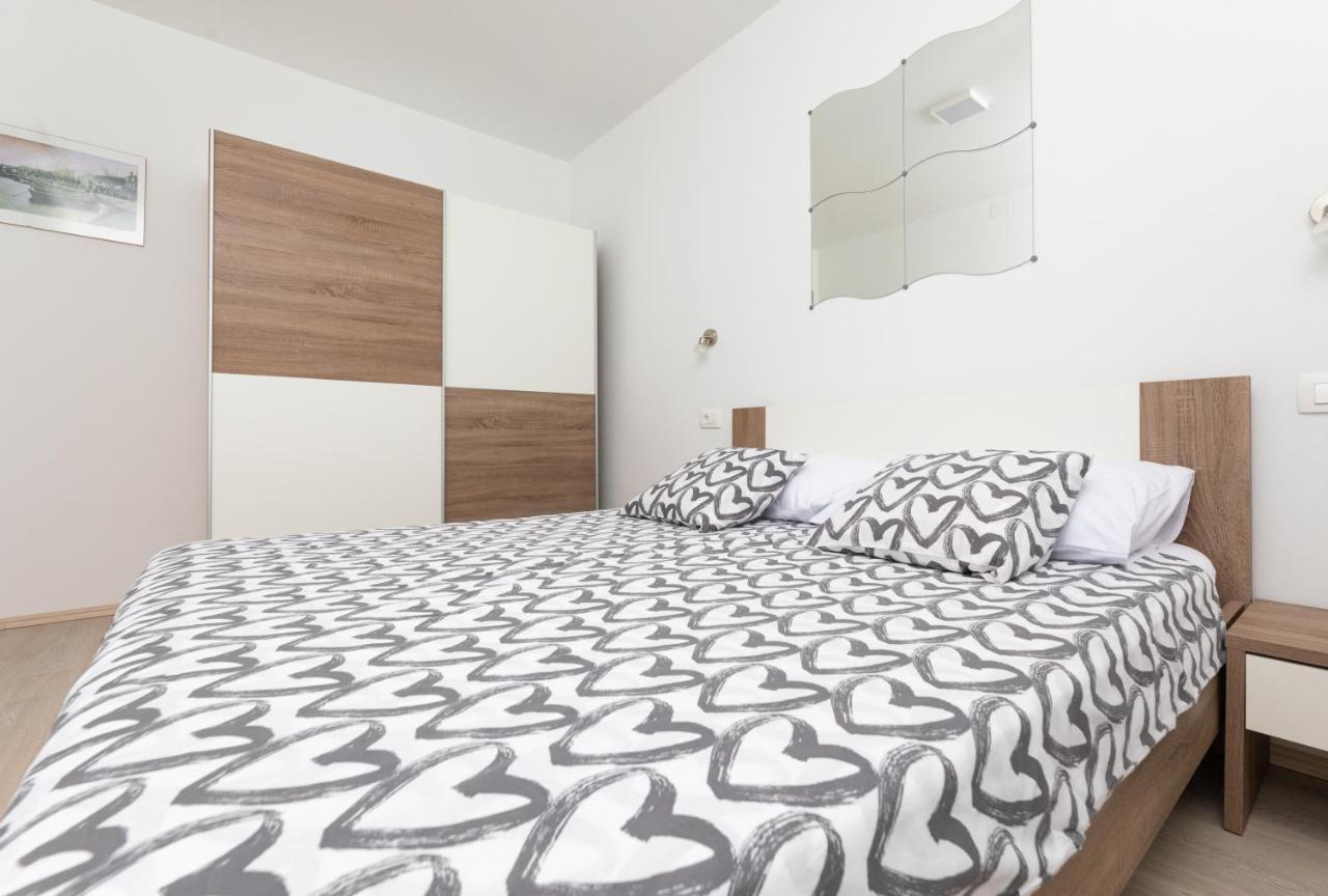 Apartments Jana Salatic Luaran gambar
