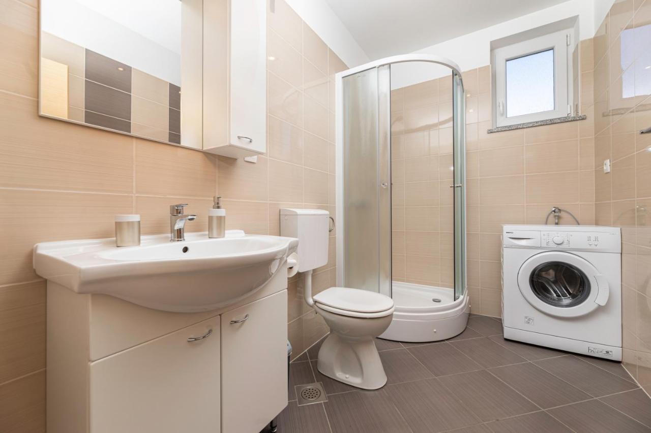Apartments Jana Salatic Luaran gambar